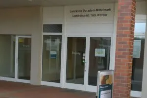 Landratsamt Sitz Werder Eingang